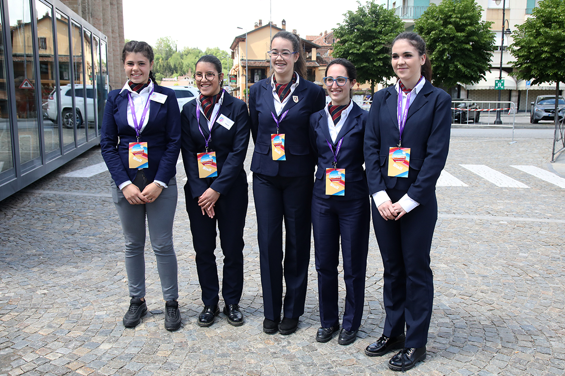 Festival della TV e dei Nuovi Media 2019_199.jpg - Alunne Istituto Alberghiero Mondovì